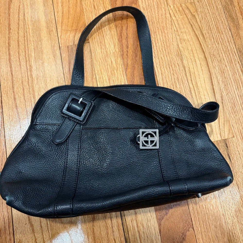 Giani Bernini black pebbled leather shoulder bag
